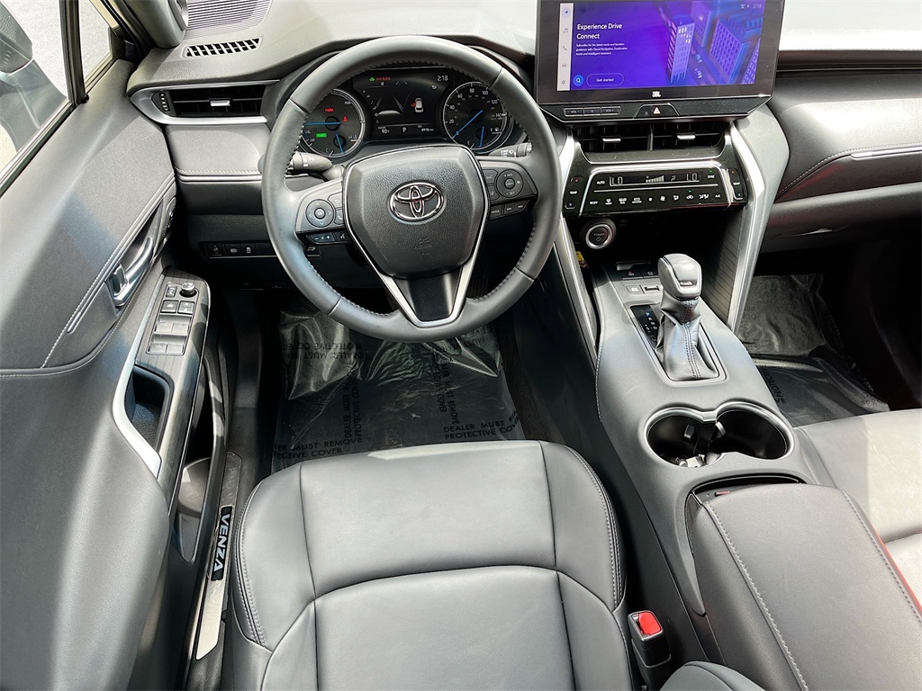 2024 Toyota Venza XLE photo 22