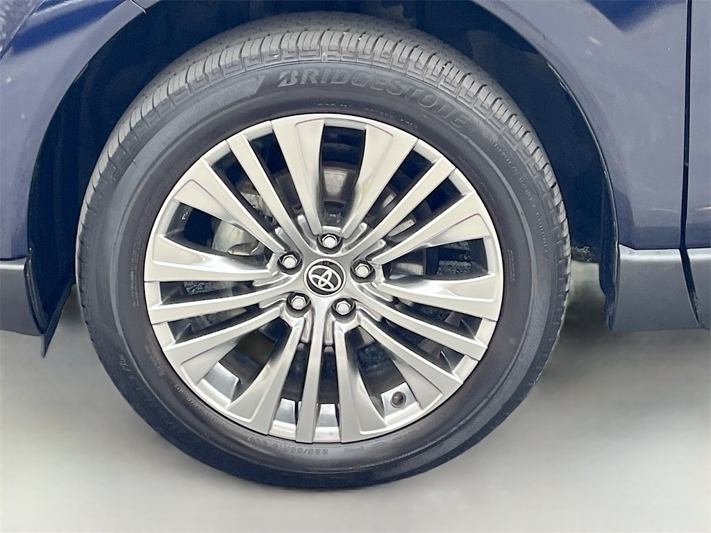 2024 Toyota Venza XLE photo 30