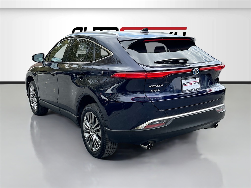 2024 Toyota Venza XLE photo 5