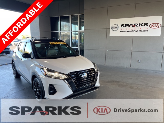 2022 Nissan Kicks SR