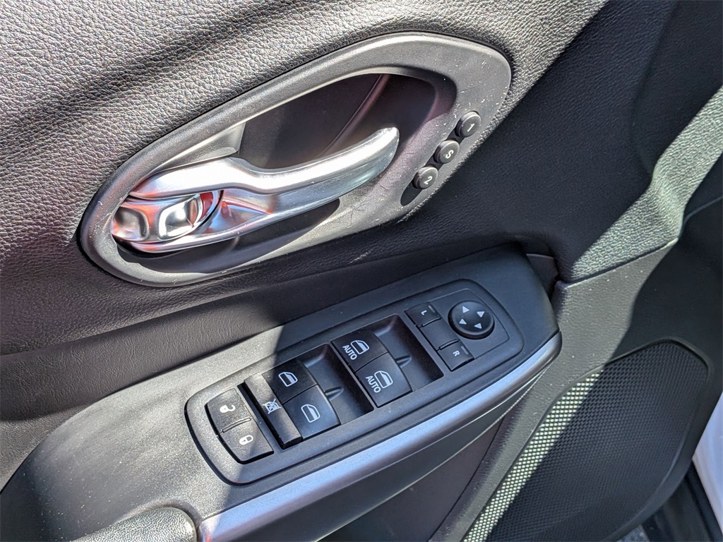 2019 Jeep Cherokee Limited photo 9