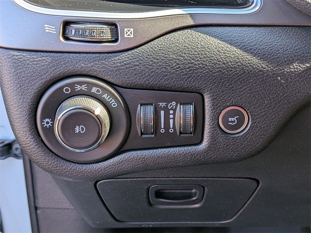 2019 Jeep Cherokee Limited photo 12