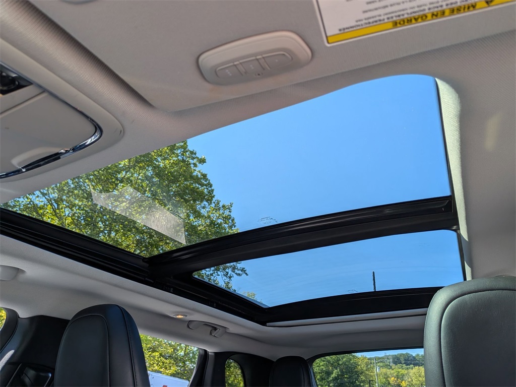 2019 Jeep Cherokee Limited photo 19