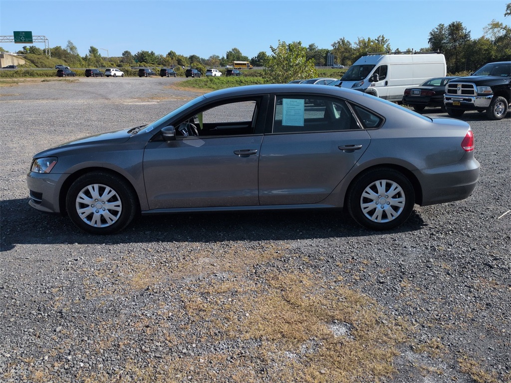 2015 Volkswagen Passat S photo 7