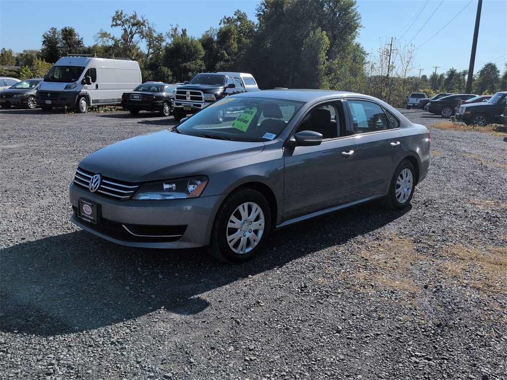 2015 Volkswagen Passat S photo 8