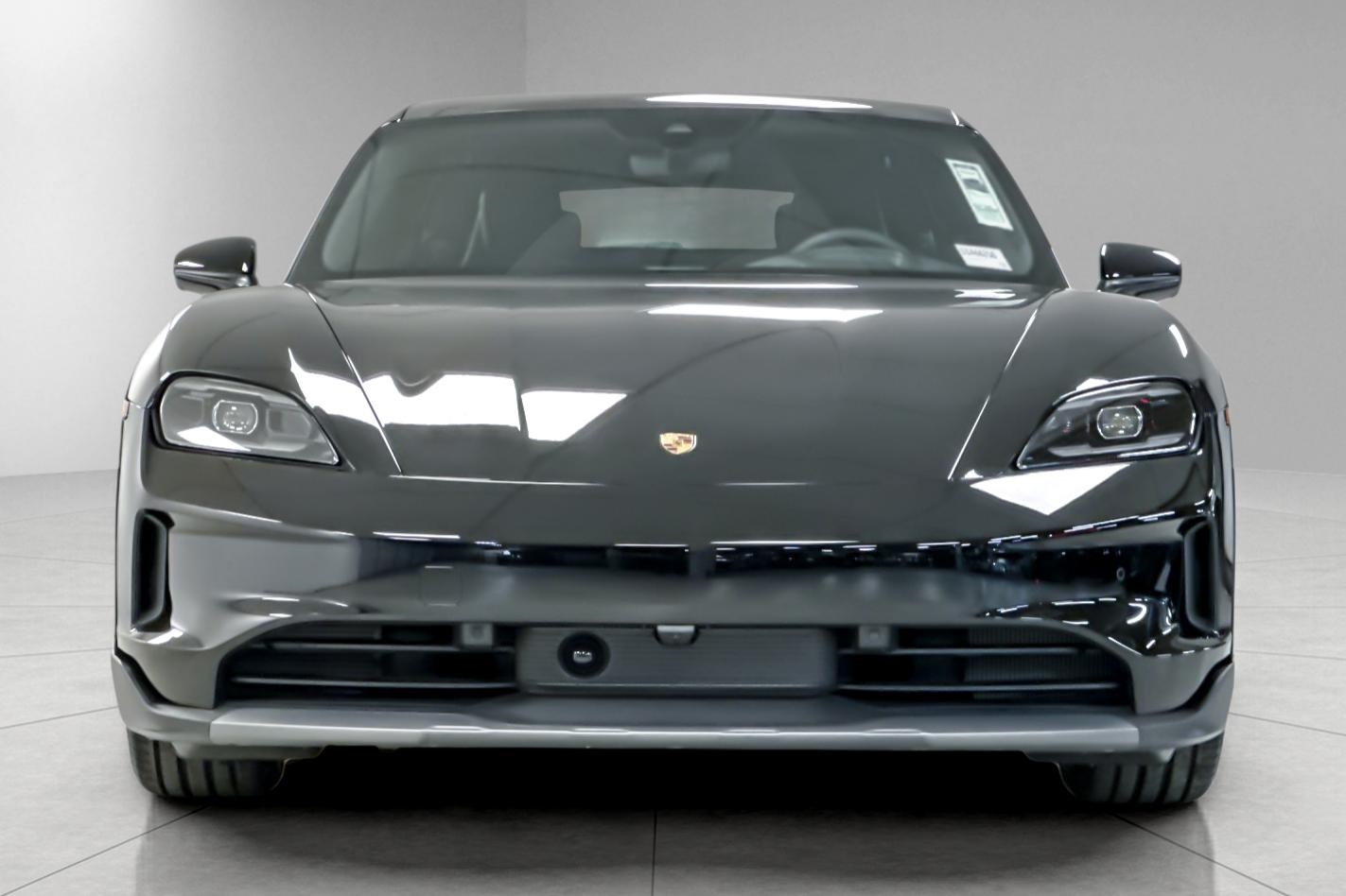 2025 Porsche Taycan 4 Cross Turismo photo 11