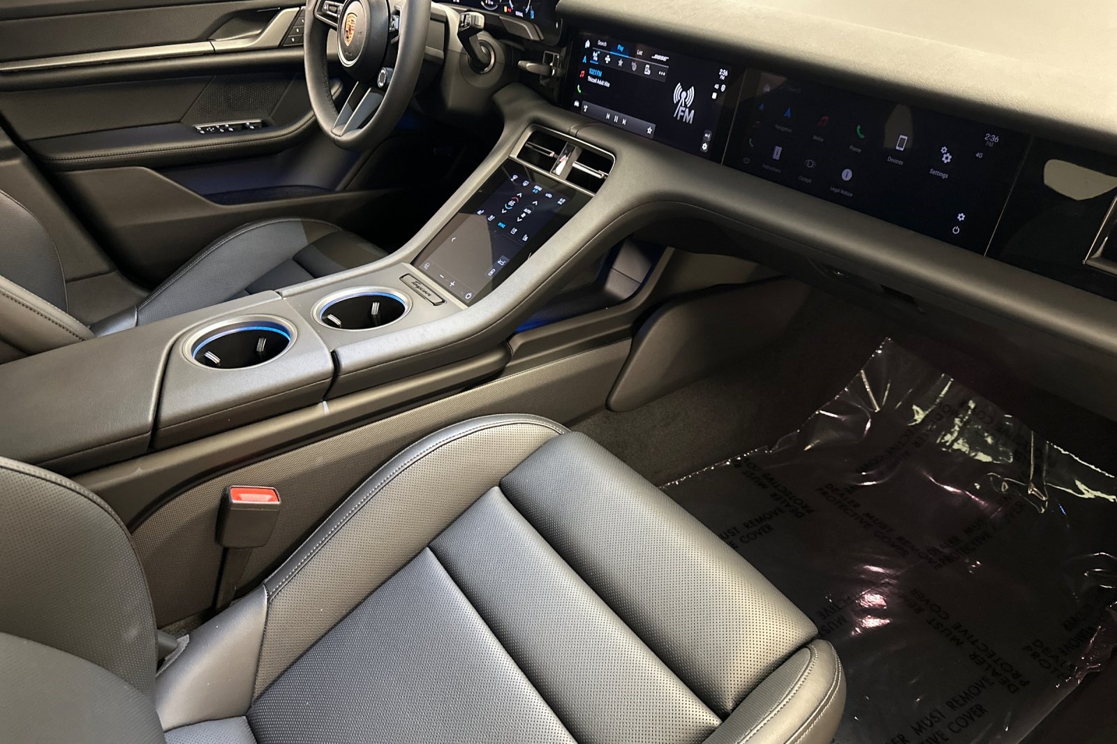 2025 Porsche Taycan 4 Cross Turismo photo 17