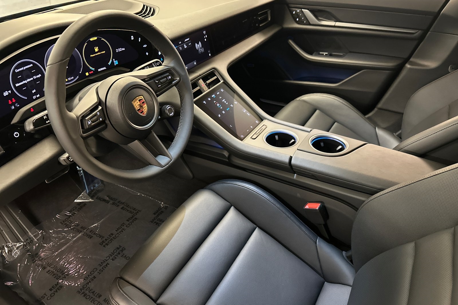 2025 Porsche Taycan 4 Cross Turismo photo 4