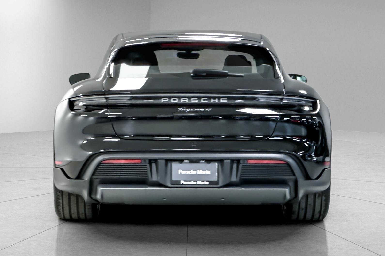 2025 Porsche Taycan 4 Cross Turismo photo 7