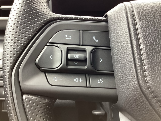 2025 Toyota Tacoma SR XtraCab photo 16