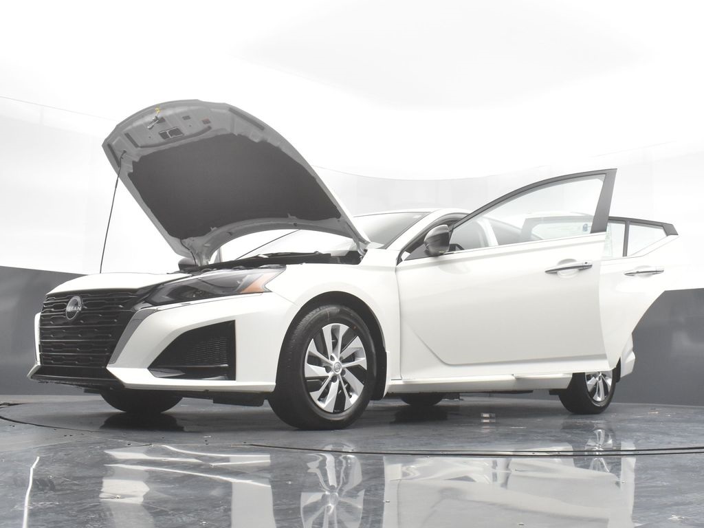 2025 Nissan Altima 2.5 S photo 32