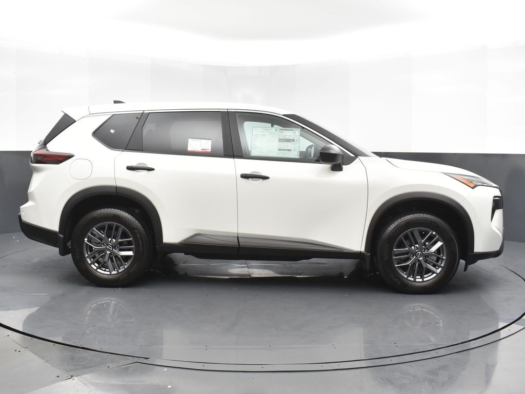 2026 Nissan Rogue S photo 4