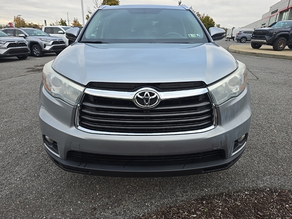 Used 2016 Toyota Highlander XLE with VIN 5TDJKRFH6GS290879 for sale in Carnot-Moon, PA