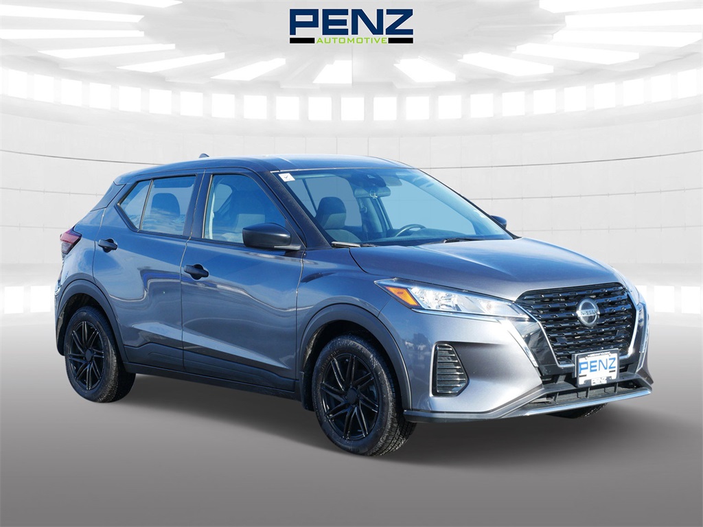 2021 Nissan Kicks S's photo