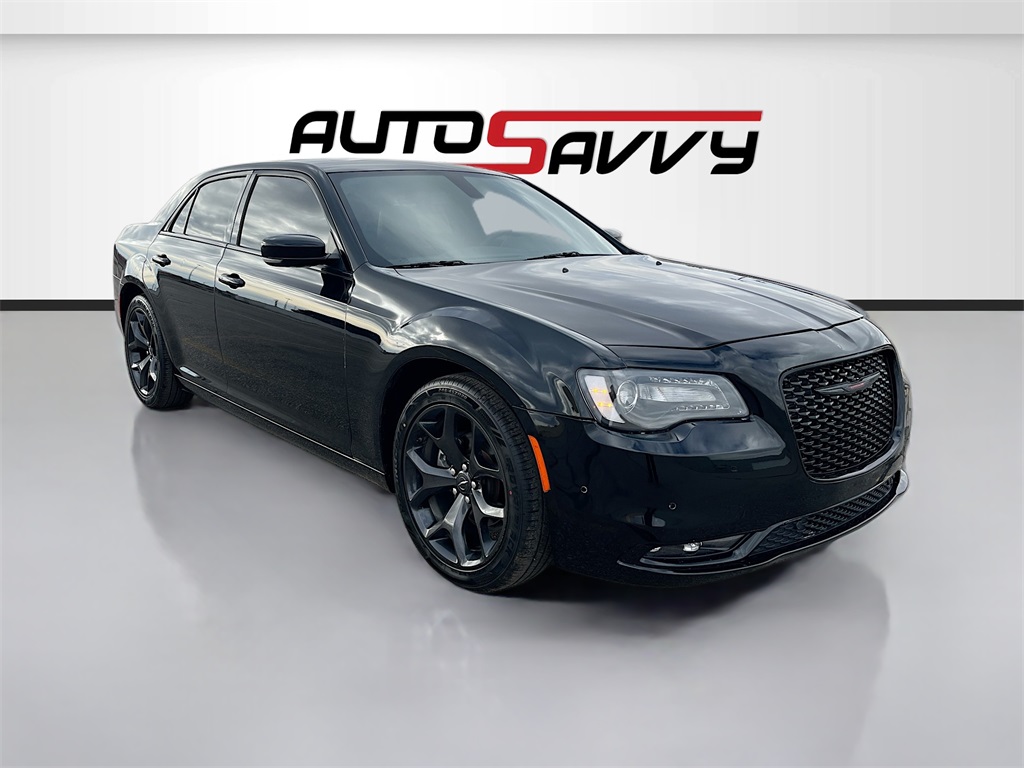 2022 Chrysler 300 S's photo