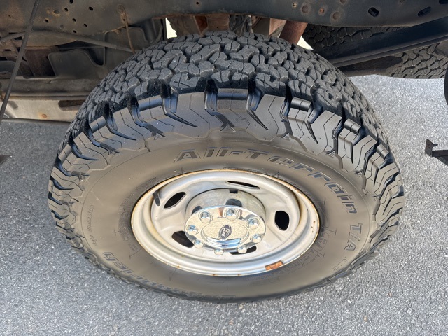 2014 Green Ford Super Duty F-250 SRW XL 4X4 Truck