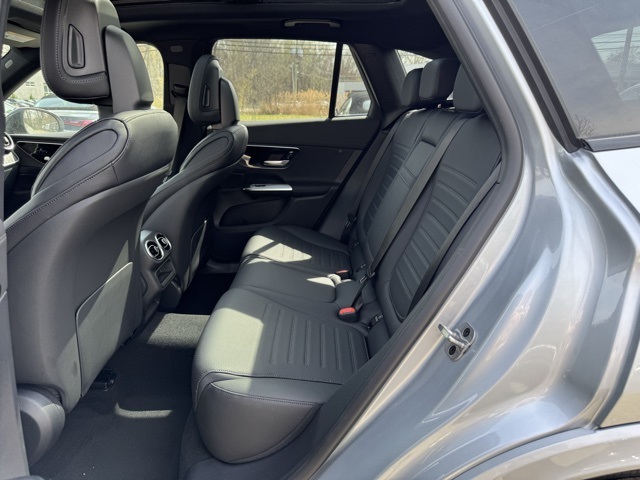 2025 Mercedes Benz GLC 300 4MATIC photo 12