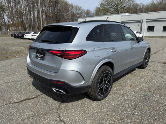 2025 Mercedes Benz GLC 300 4MATIC photo 2