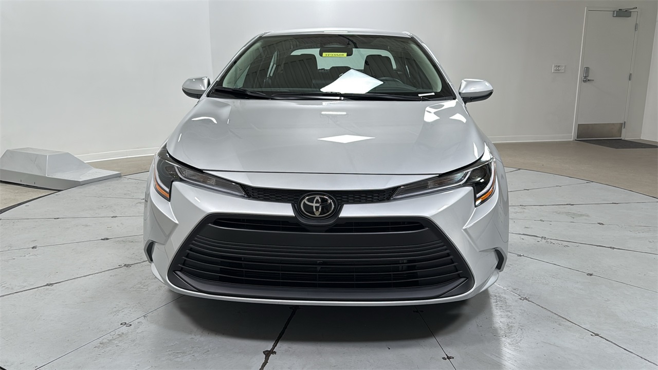 2026 Toyota Corolla LE photo 2