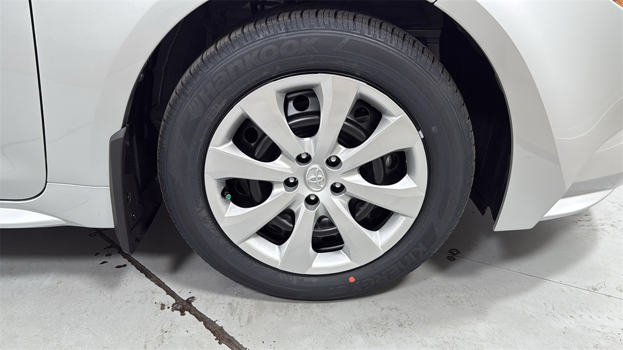 2026 Toyota Corolla LE photo 21