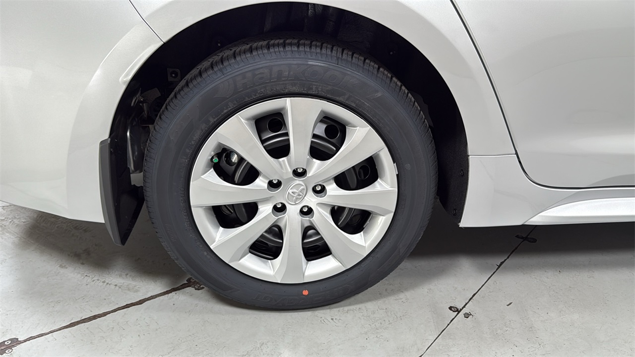 2026 Toyota Corolla LE photo 22
