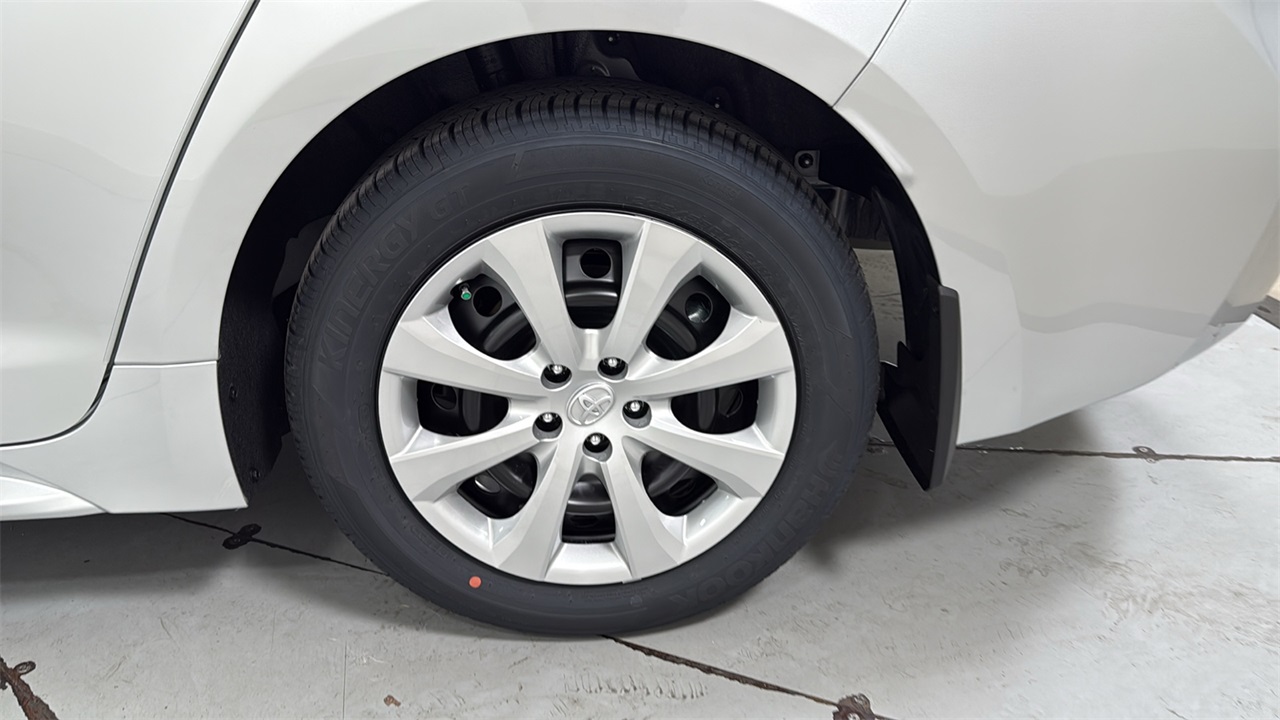 2026 Toyota Corolla LE photo 23