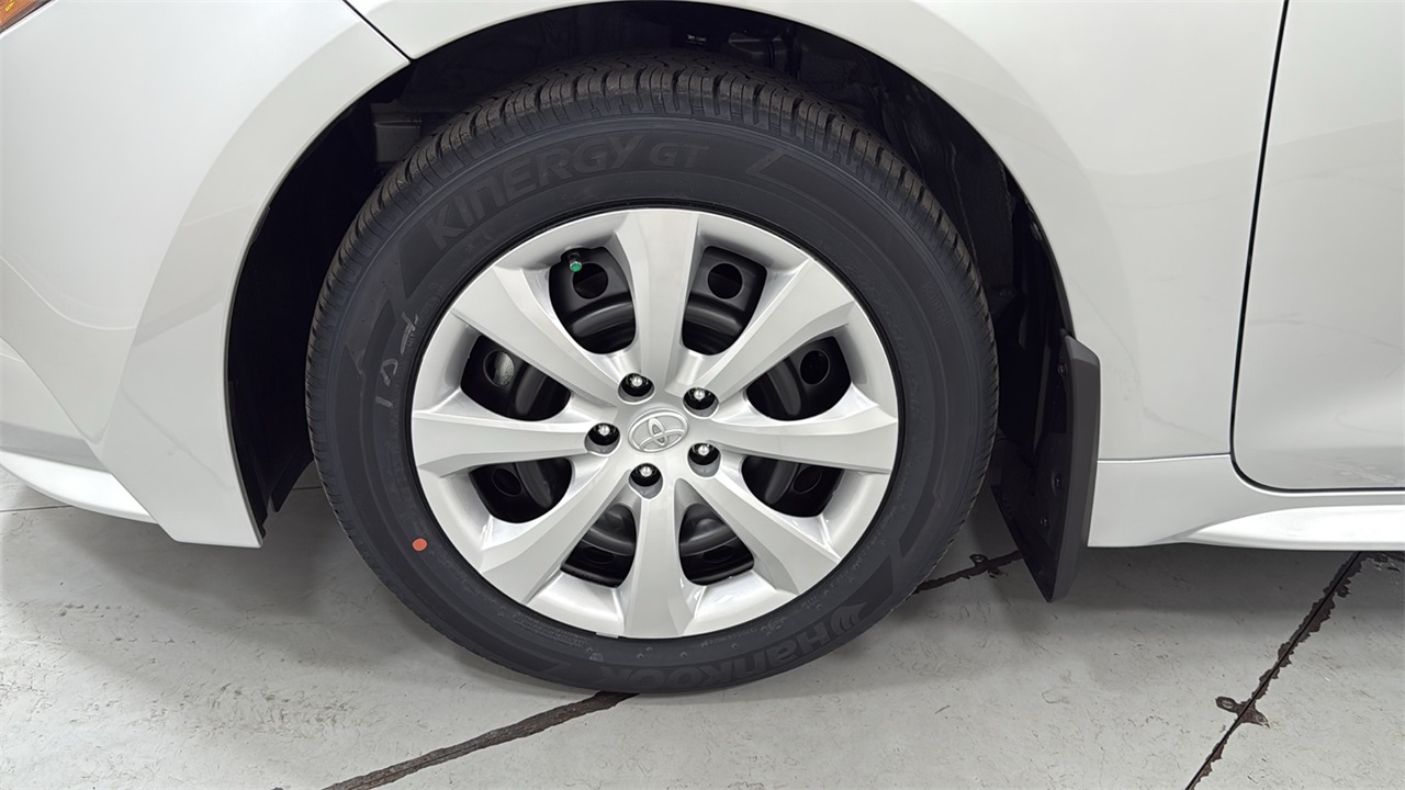 2026 Toyota Corolla LE photo 24
