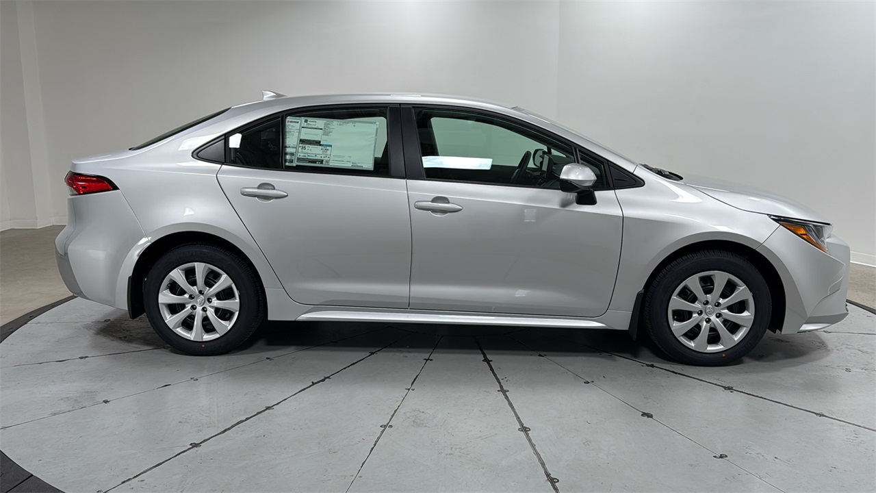 2026 Toyota Corolla LE photo 6