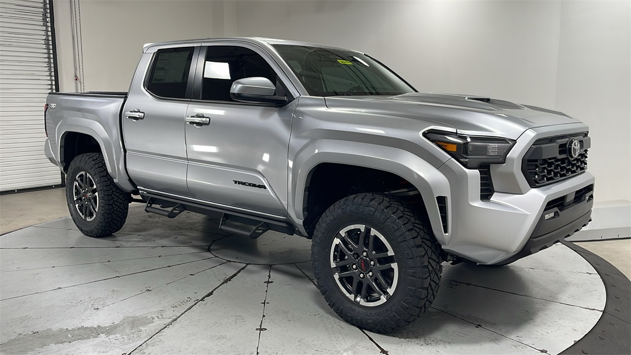 2025 Toyota Tacoma TRD Sport Double Cab photo 2