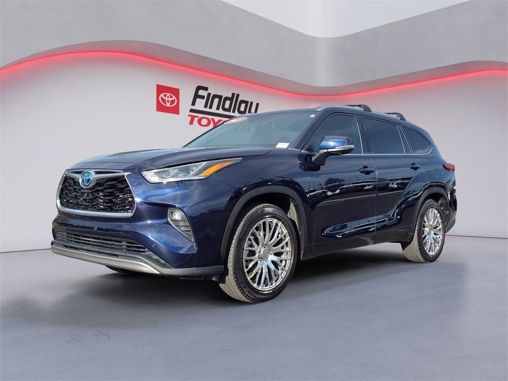 2023 Toyota Highlander Platinum's photo