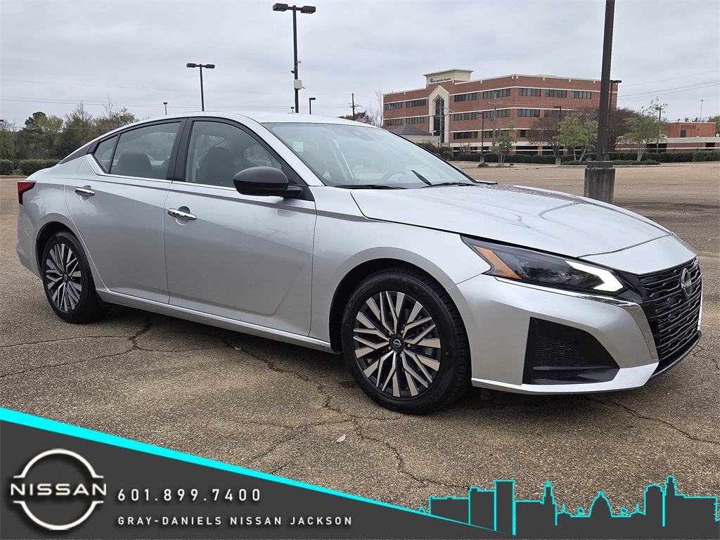 2024 Nissan Altima SV's photo