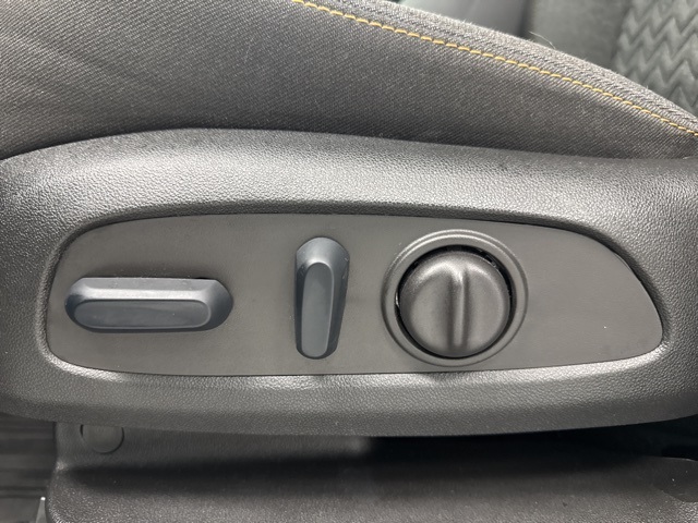 used 2023 Chevrolet Equinox car, priced at $21,998