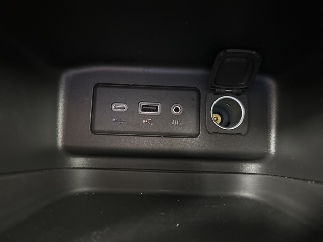 used 2023 Chevrolet Equinox car, priced at $21,998