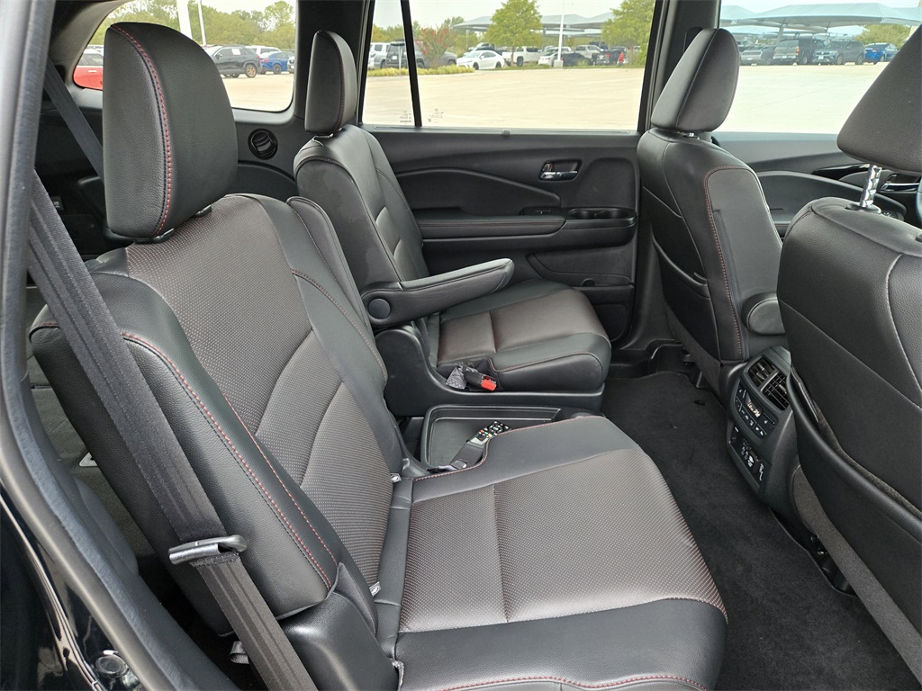 2022 Honda Pilot Black Edition photo 29