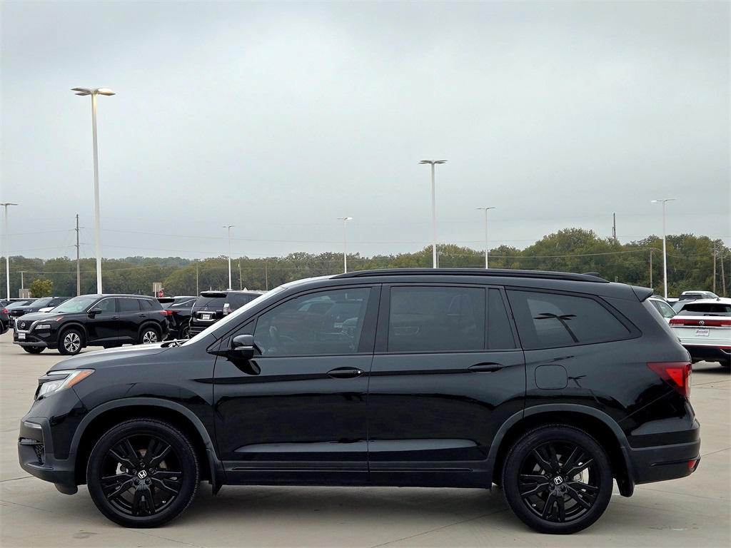 2022 Honda Pilot Black Edition photo 3