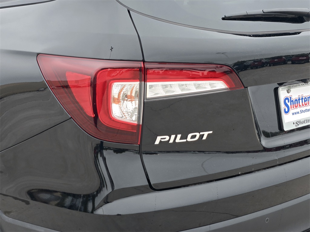 2022 Honda Pilot Black Edition photo 5