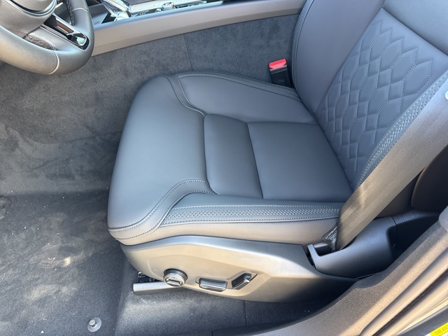 2026 Volvo XC60 B5 Plus photo 10