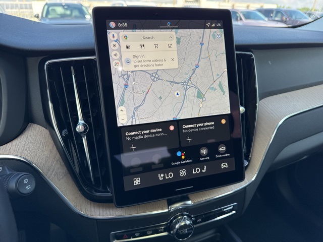 2026 Volvo XC60 B5 Plus photo 14