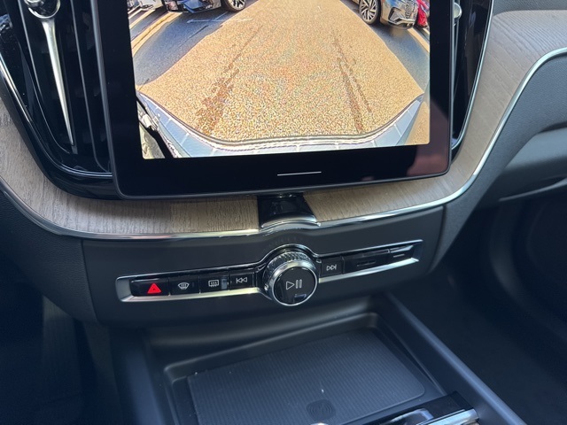2026 Volvo XC60 B5 Plus photo 16