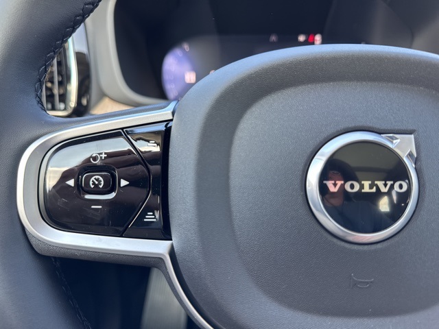 2026 Volvo XC60 B5 Plus photo 19
