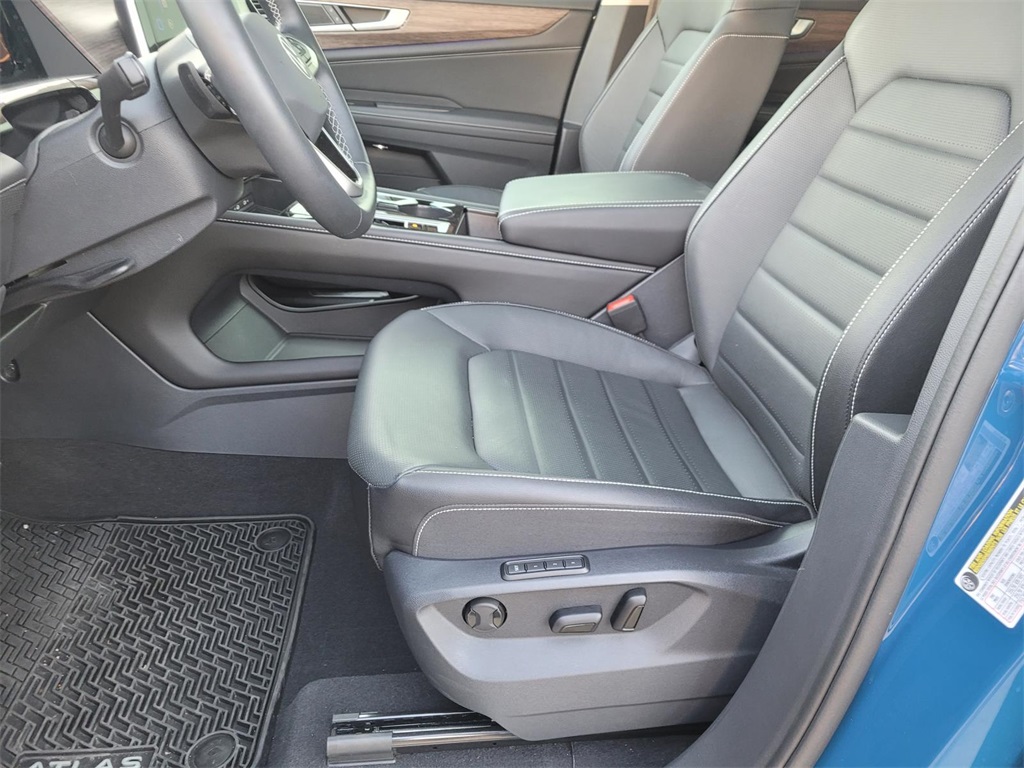 used 2025 Volkswagen Atlas car, priced at $42,500