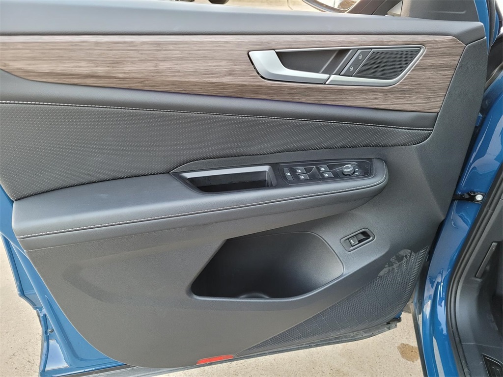 used 2025 Volkswagen Atlas car, priced at $42,500