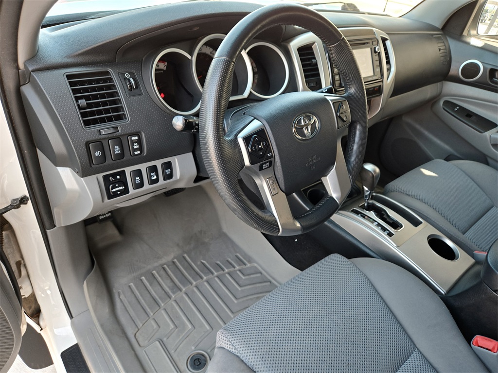 2014 Toyota Tacoma Base Double Cab photo 11