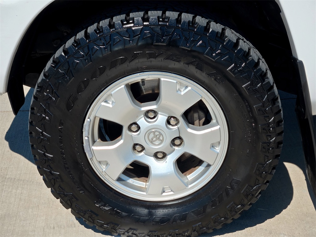 2014 Toyota Tacoma Base Double Cab photo 9