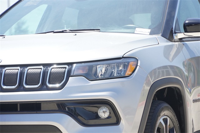 2022 Jeep Compass Limited photo 4