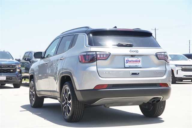 2022 Jeep Compass Limited photo 6