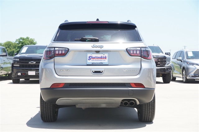 2022 Jeep Compass Limited photo 7