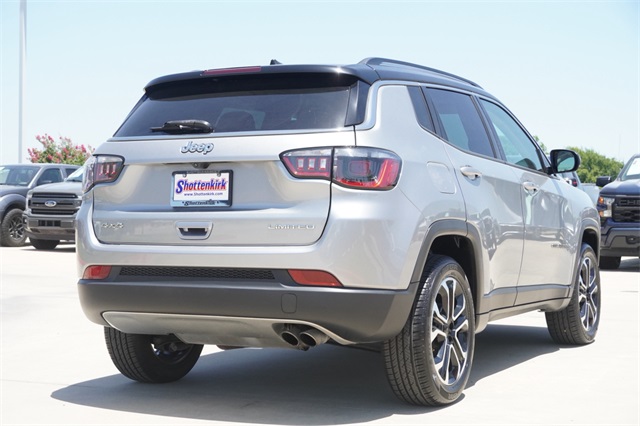 2022 Jeep Compass Limited photo 8