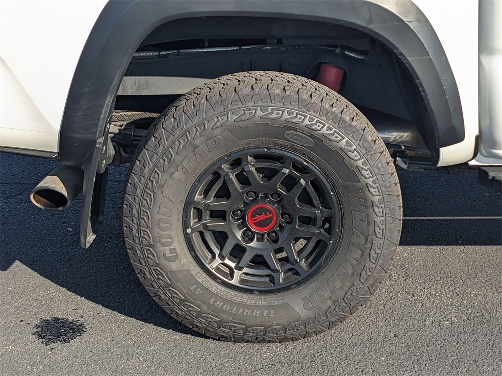 2022 Toyota Tacoma TRD Pro photo 7