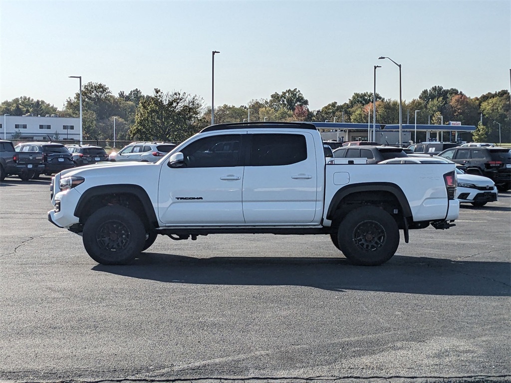 2022 Toyota Tacoma TRD Pro photo 2